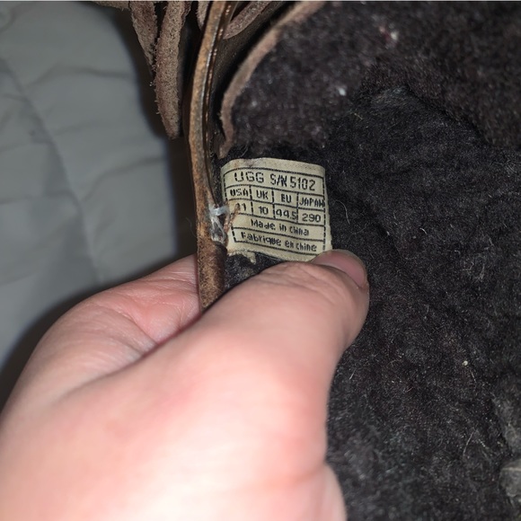 Mens Ugg Slippers - Picture 5 of 6